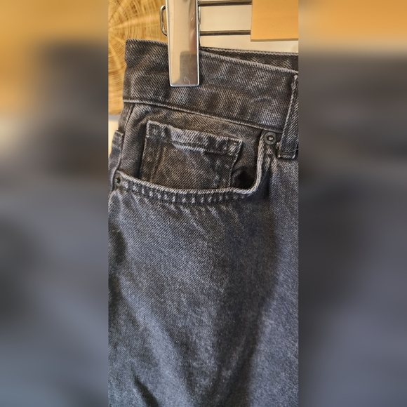 BDG Urban Outfitters - (28) Mom High Rise Jeans - Picture 5 of 9